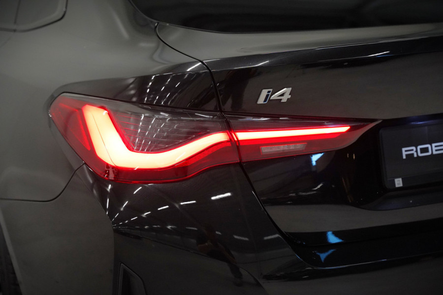 BMW i4 eDrive40 84 kWh | Stoelverwarming | Stuurverwarming | Apple Carplay | Adaptive Cruise Control | Memory Seat | Trekhaak | Camera | Parkeersensoren | Navigatie | Ambiance Verlichting | HIFI | SOH 96.52% |