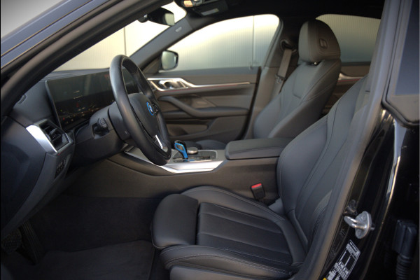 BMW i4 eDrive40 84 kWh | Stoelverwarming | Stuurverwarming | Apple Carplay | Adaptive Cruise Control | Memory Seat | Trekhaak | Camera | Parkeersensoren | Navigatie | Ambiance Verlichting | HIFI | SOH 96.52% |