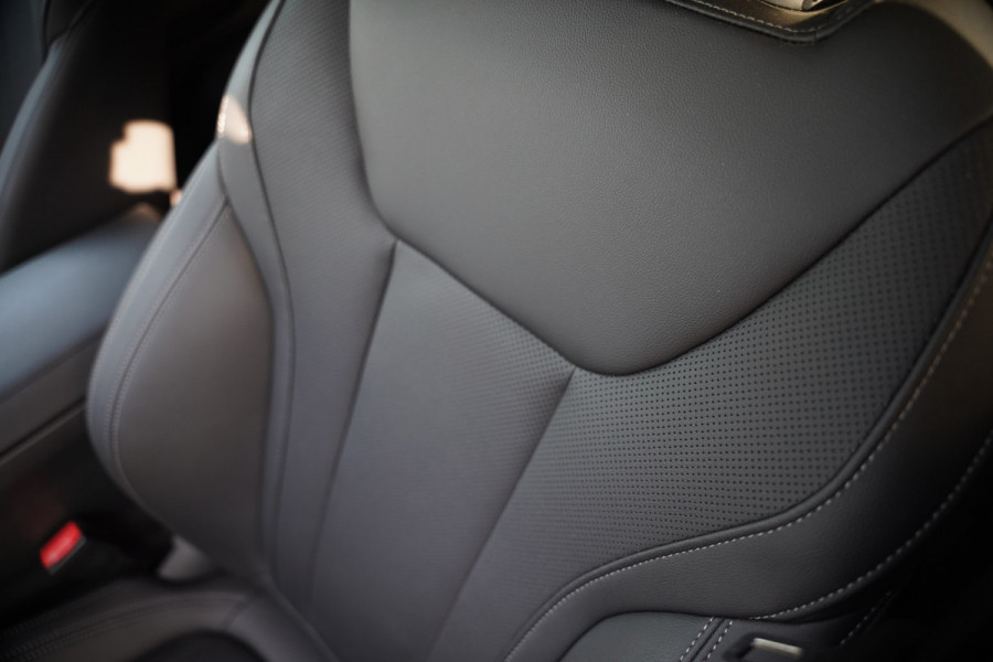 BMW i4 eDrive40 84 kWh | Stoelverwarming | Stuurverwarming | Apple Carplay | Adaptive Cruise Control | Memory Seat | Trekhaak | Camera | Parkeersensoren | Navigatie | Ambiance Verlichting | HIFI | SOH 96.52% |