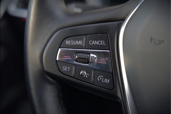 BMW i4 eDrive40 84 kWh | Stoelverwarming | Stuurverwarming | Apple Carplay | Adaptive Cruise Control | Memory Seat | Trekhaak | Camera | Parkeersensoren | Navigatie | Ambiance Verlichting | HIFI | SOH 96.52% |
