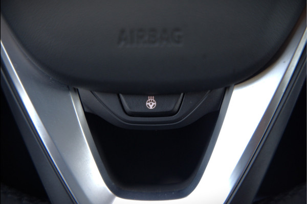 BMW i4 eDrive40 84 kWh | Stoelverwarming | Stuurverwarming | Apple Carplay | Adaptive Cruise Control | Memory Seat | Trekhaak | Camera | Parkeersensoren | Navigatie | Ambiance Verlichting | HIFI | SOH 96.52% |