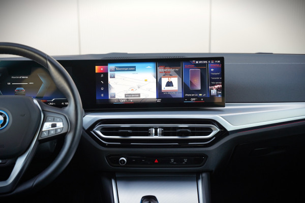 BMW i4 eDrive40 84 kWh | Stoelverwarming | Stuurverwarming | Apple Carplay | Adaptive Cruise Control | Memory Seat | Trekhaak | Camera | Parkeersensoren | Navigatie | Ambiance Verlichting | HIFI | SOH 96.52% |