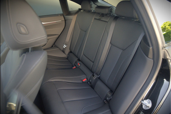 BMW i4 eDrive40 84 kWh | Stoelverwarming | Stuurverwarming | Apple Carplay | Adaptive Cruise Control | Memory Seat | Trekhaak | Camera | Parkeersensoren | Navigatie | Ambiance Verlichting | HIFI | SOH 96.52% |