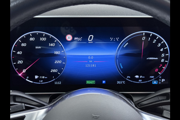 Mercedes-Benz GLC 300e 4Matic // Trekhaak // Panoramadak // 360 Camera // Distronic // GRATIS Winterbandenset // Carplay