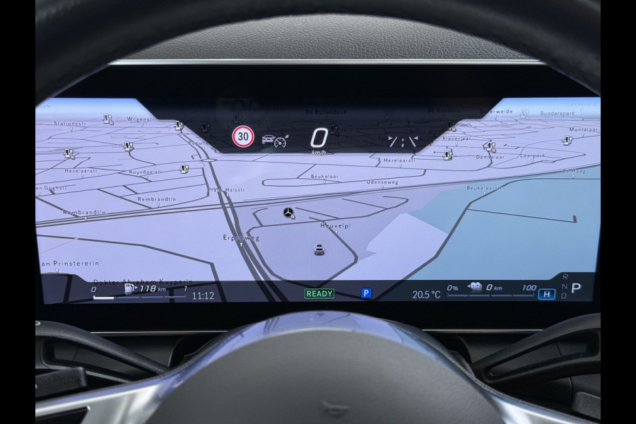 Mercedes-Benz GLC 300e 4Matic // Trekhaak // Panoramadak // 360 Camera // Distronic // GRATIS Winterbandenset // Carplay