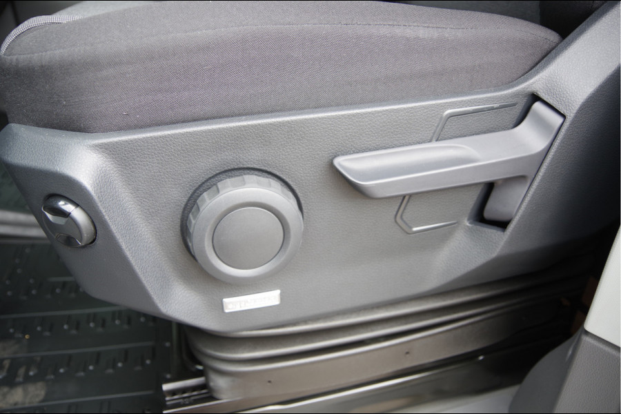 Volkswagen Crafter 35 2.0 TDI L3H3(L2H2) 3-ZITS, 177PK AUT. LED, CAMERA, NAVI, CRUISE, AIRCO, GEVEERDE ERGO COMFORT STOEL