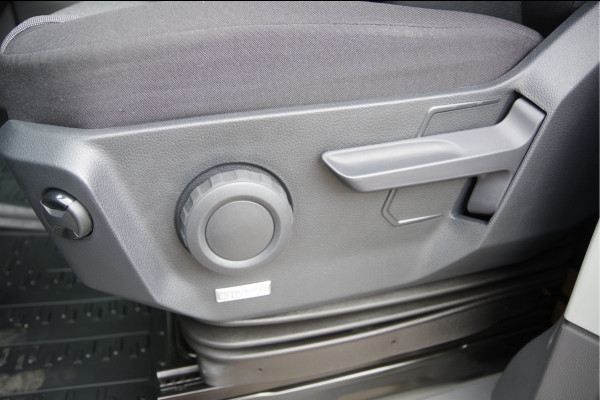 Volkswagen Crafter 35 2.0 TDI L3H3(L2H2) 3-ZITS, 177PK AUT. LED, CAMERA, NAVI, CRUISE, AIRCO, GEVEERDE ERGO COMFORT STOEL