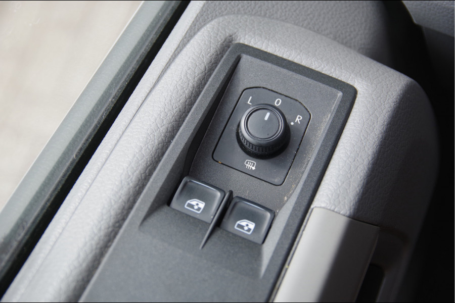 Volkswagen Crafter 35 2.0 TDI L3H3(L2H2) 3-ZITS, 177PK AUT. LED, CAMERA, NAVI, CRUISE, AIRCO, GEVEERDE ERGO COMFORT STOEL