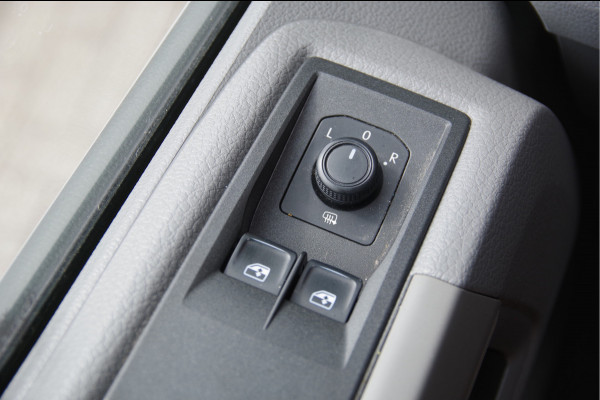 Volkswagen Crafter 35 2.0 TDI L3H3(L2H2) 3-ZITS, 177PK AUT. LED, CAMERA, NAVI, CRUISE, AIRCO, GEVEERDE ERGO COMFORT STOEL