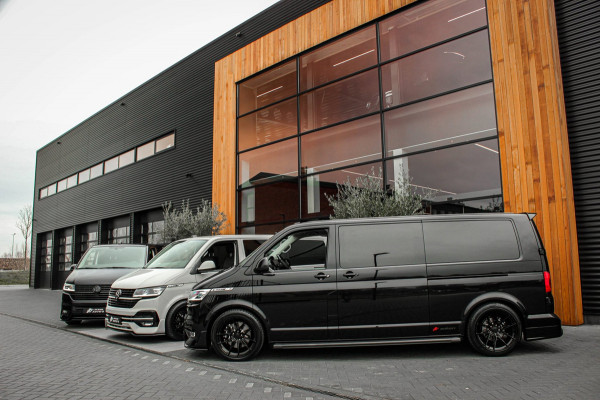 Volkswagen Transporter 2.0 TDI L2H1 CARAVELLE 204PK DC DUBBEL CABINE / ELEK.SCHUIF / FULL OPTIONS / LEDER / FULL BLACK / APPLE CAR
