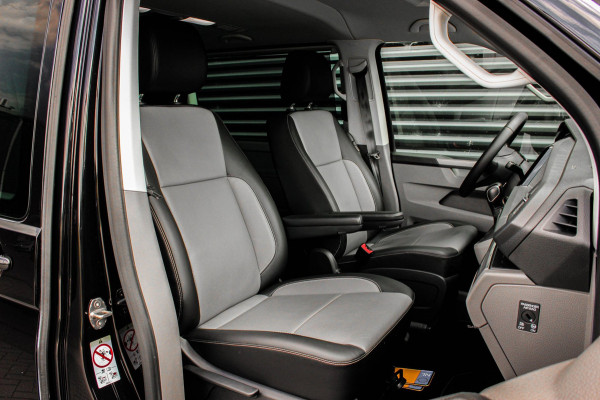 Volkswagen Transporter 2.0 TDI L2H1 CARAVELLE 204PK DC DUBBEL CABINE / ELEK.SCHUIF / FULL OPTIONS / LEDER / FULL BLACK / APPLE CAR