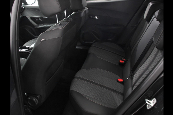 Peugeot 2008 1.2 Hybrid 136 pk Automaat Allure Navigatie Apple Carplay/Android Auto Climate Control Dab Led Parkeer sensoren Cruise Control Stoelverwarming