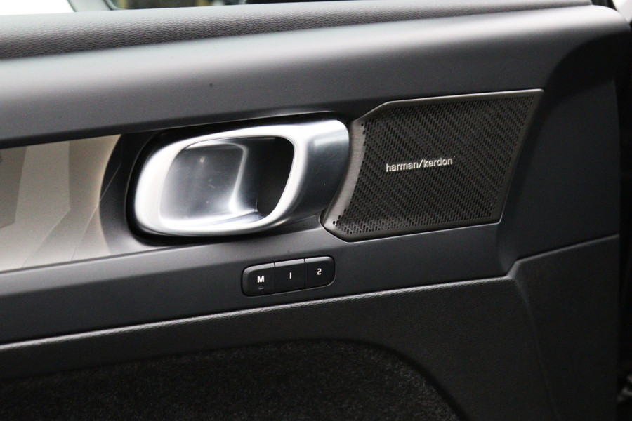 Volvo XC40 Recharge Twin Ultimate 82 kWh 408 PK, Panoramadak, Harman/Kardon, 360 Camera, 4X Stoelverwarming