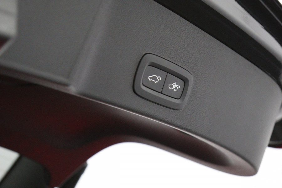 Volvo XC40 Recharge Twin Ultimate 82 kWh 408 PK, Panoramadak, Harman/Kardon, 360 Camera, 4X Stoelverwarming