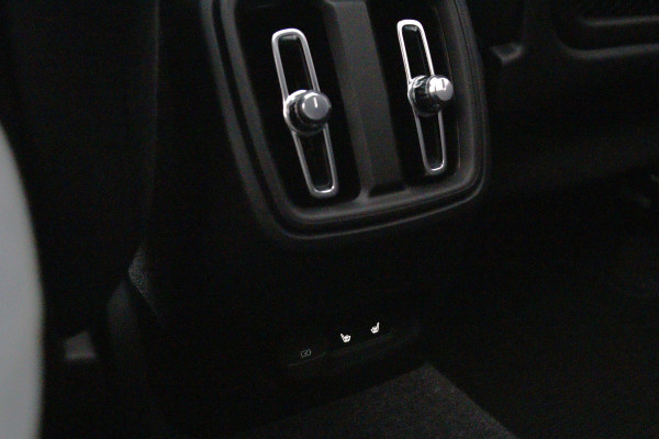 Volvo XC40 Recharge Twin Ultimate 82 kWh 408 PK, Panoramadak, Harman/Kardon, 360 Camera, 4X Stoelverwarming