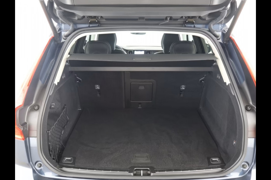 Volvo XC60 2.0 T8 Plug-in hybrid AWD Plus Dark (335kW/455PK) ** PANO, TREKH, ACC, HuD, 20-inch LMV ** 1e EIG - UNFALLFREI ** ** INFORMEER OOK NAAR ONZE AANTREKKELIJKE FINANCIAL-LEASE TARIEVEN **