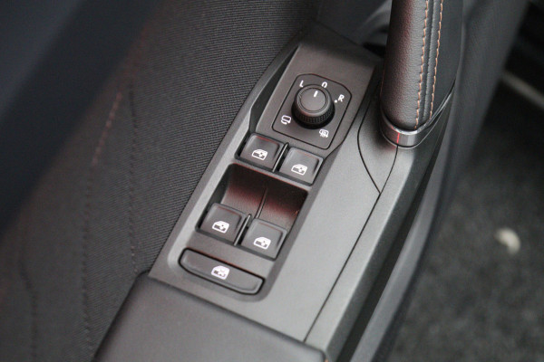 CUPRA Formentor 1.5 TSI e-Hybrid 204 PK Business PHEV, Stuur-Startknop, Keyless, 360 Camera, Adap. Cruise Control, Winterpakket