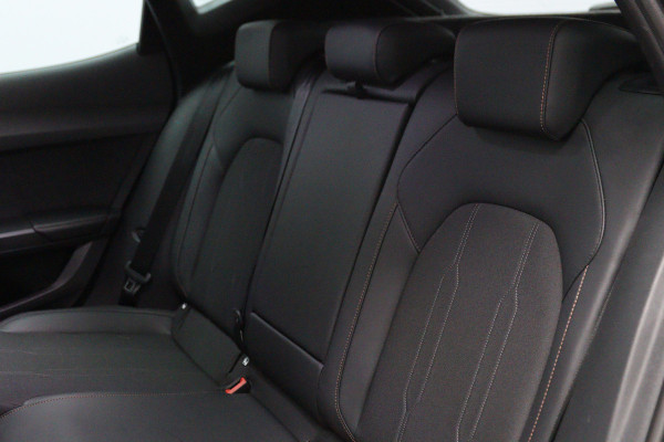 CUPRA Formentor 1.5 TSI e-Hybrid 204 PK Business PHEV, Stuur-Startknop, Keyless, 360 Camera, Adap. Cruise Control, Winterpakket