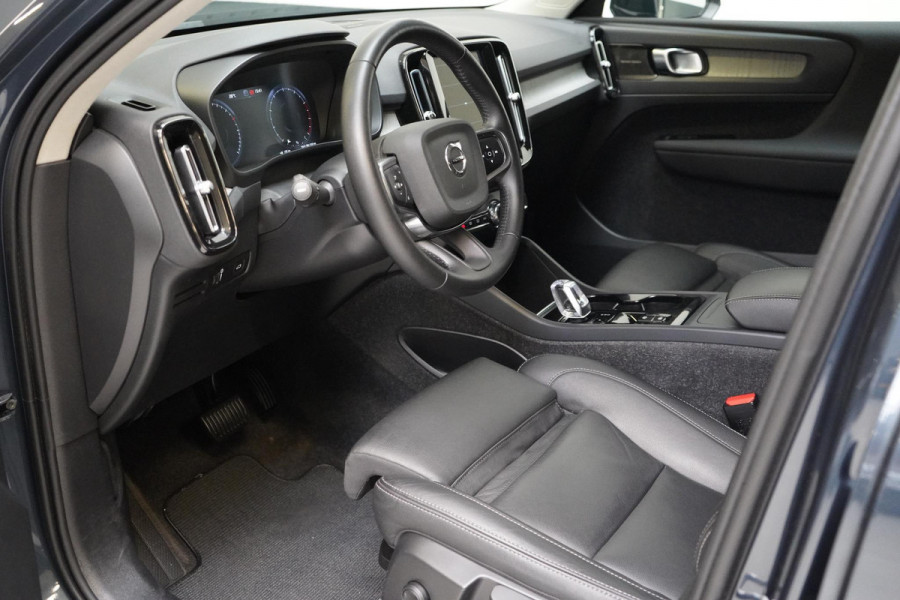 Volvo XC40 1.5 T2 Core | HK Sound | 360 camera | Sportstoelen | Navigatie | Keyless