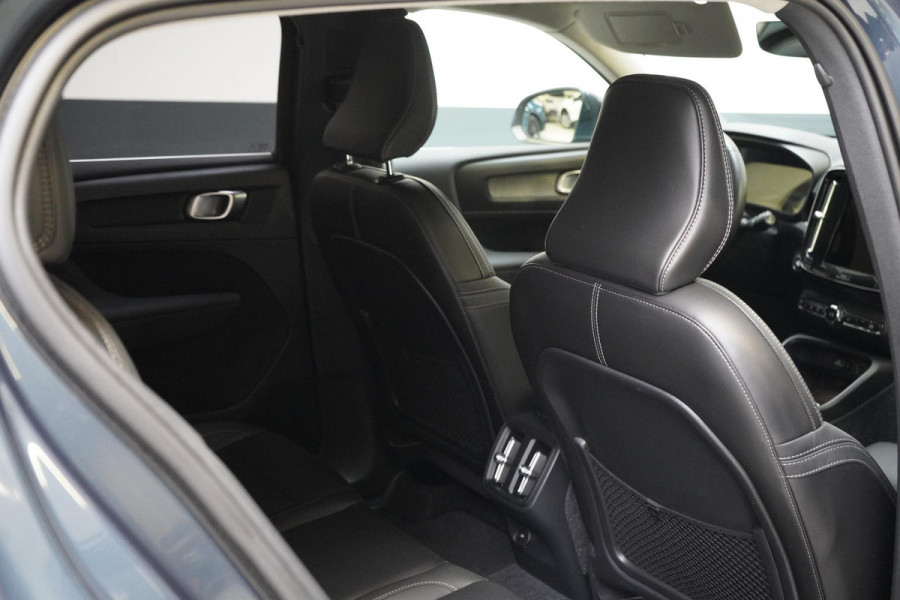 Volvo XC40 1.5 T2 Core | HK Sound | 360 camera | Sportstoelen | Navigatie | Keyless