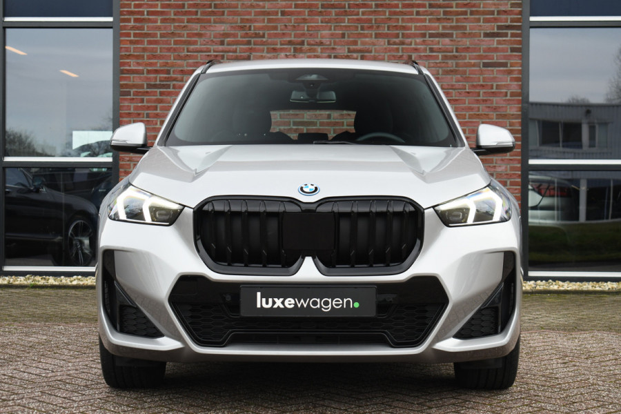 BMW X1 xDrive25e M-Sport ACC HUD E-zetels 360-cam Shadowline