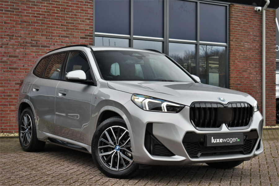 BMW X1 xDrive25e M-Sport ACC HUD E-zetels 360-cam Shadowline