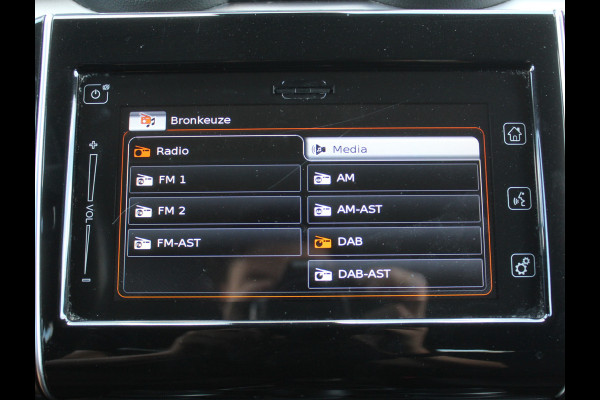 Suzuki Swift 1.2 Style Smart Hybrid CLIMATE | CAMERA | CARPLAY | LMV16 | LED | DAB | ADAPCRUISE | NAVI | STOELVERW | PDCA