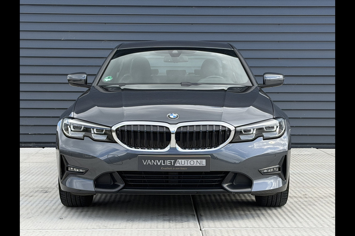 BMW 3-serie 320i Executive Edition 184 PK | Automaat | Navi | Stoelverwarming | Climate | Trekhaak