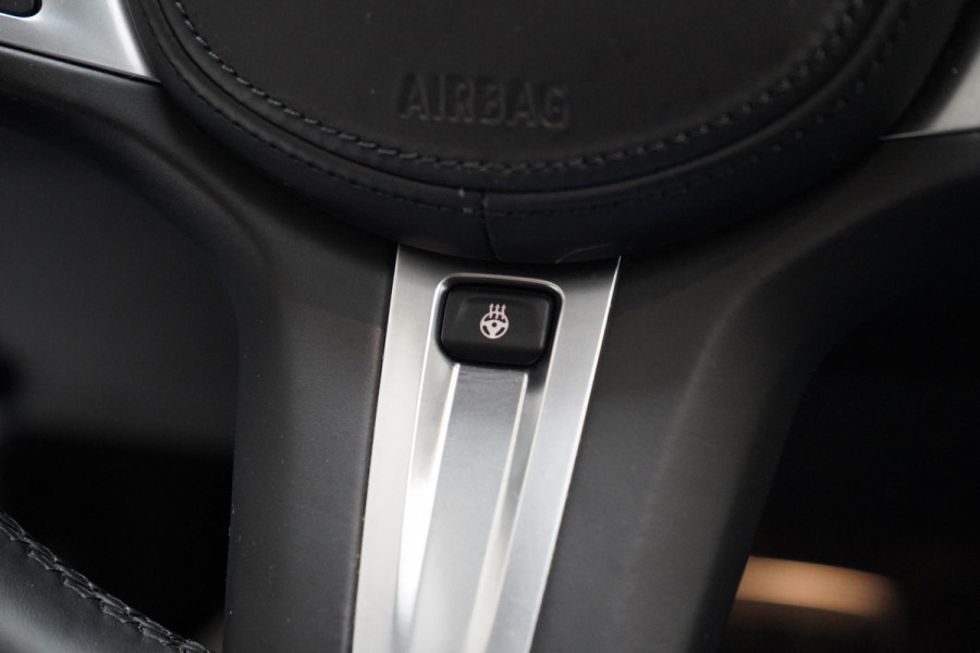 BMW 3 Serie Touring 330e High Executive | SoH 90% | Panoramadak | Trekhaak | Memory | Stuurverwarming | Carplay | Stoelverwarming