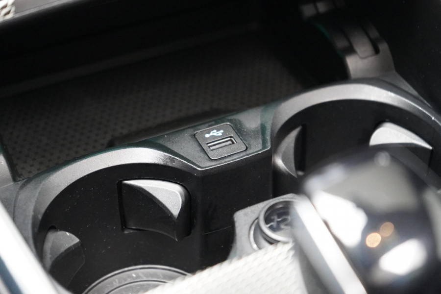 BMW 3 Serie Touring 330e High Executive | SoH 90% | Panoramadak | Trekhaak | Memory | Stuurverwarming | Carplay | Stoelverwarming