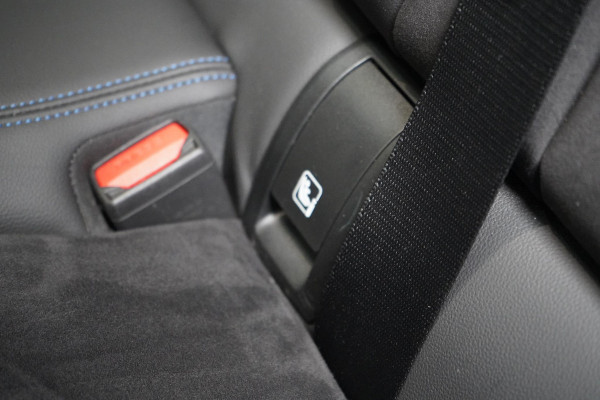 BMW 3 Serie Touring 330e High Executive | SoH 90% | Panoramadak | Trekhaak | Memory | Stuurverwarming | Carplay | Stoelverwarming