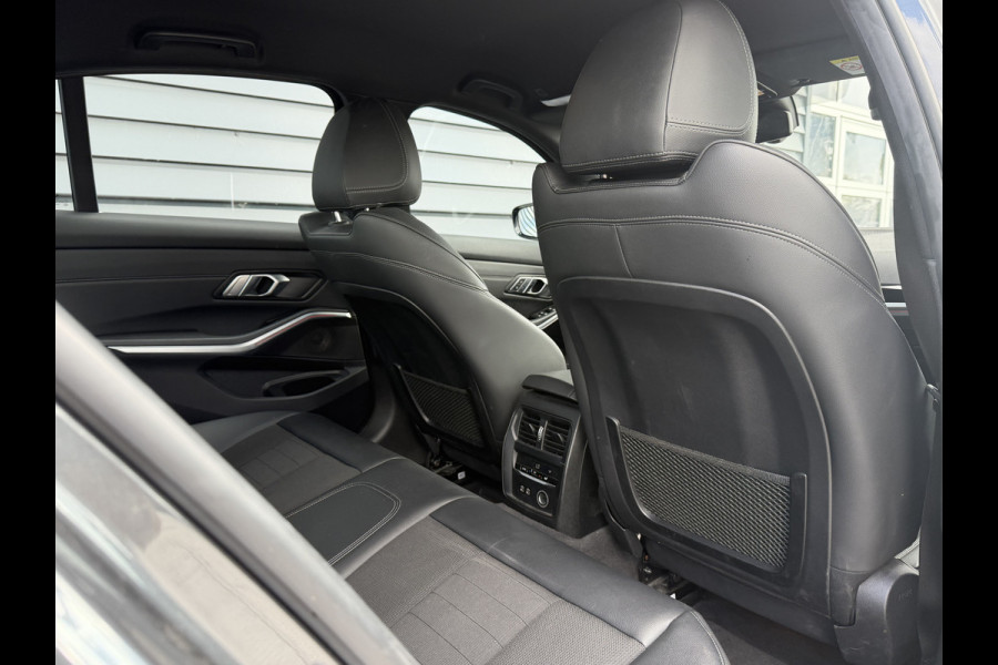 BMW 3-serie 320i Executive Edition 184 PK | Automaat | Navi | Stoelverwarming | Climate | Trekhaak