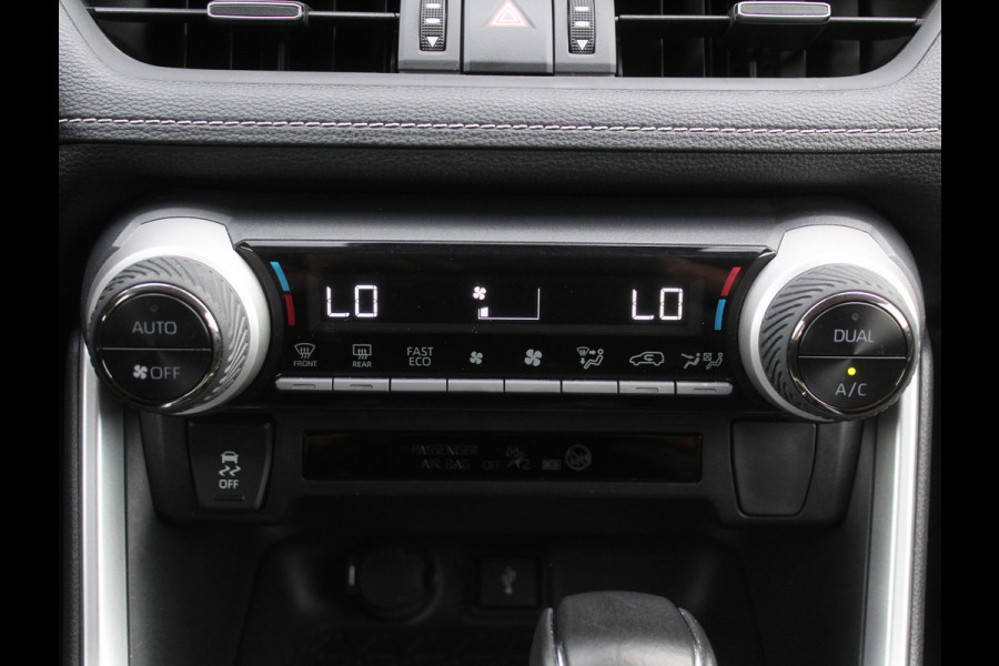 Toyota RAV4 2.5 Hybrid Dynamic CLIMATE | ADAPCRUISE | NAVI | CARPLAY | DAB | LED | CAMERA | ELECAKLEP | LMV18