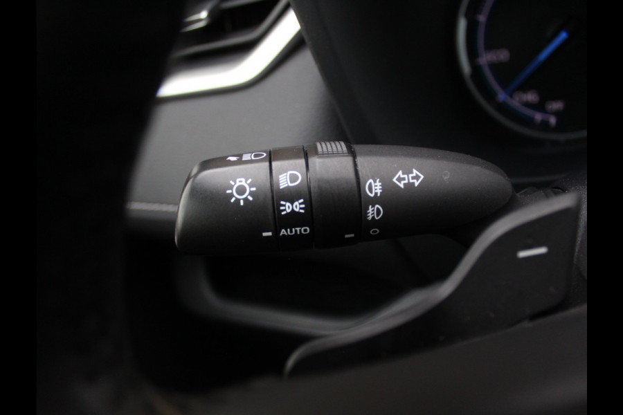 Toyota RAV4 2.5 Hybrid Dynamic CLIMATE | ADAPCRUISE | NAVI | CARPLAY | DAB | LED | CAMERA | ELECAKLEP | LMV18
