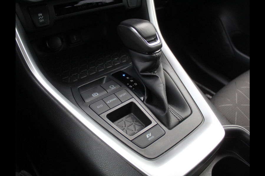 Toyota RAV4 2.5 Hybrid Dynamic CLIMATE | ADAPCRUISE | NAVI | CARPLAY | DAB | LED | CAMERA | ELECAKLEP | LMV18