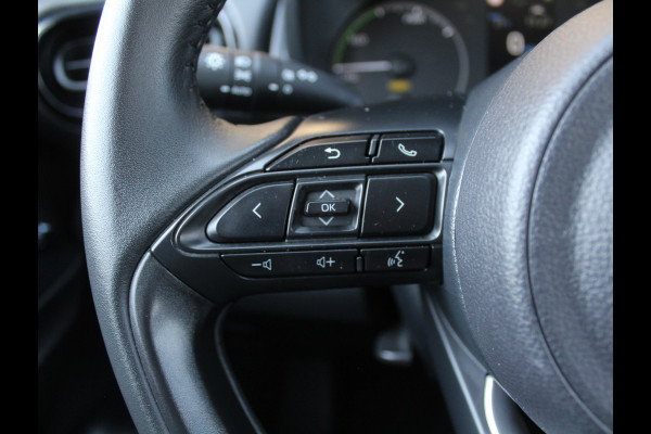 Toyota Yaris 1.5 Hybrid 115 Comfort CLIMATE | CAMERA | ADAPCRUISE | CARPLAY | DAB | LED