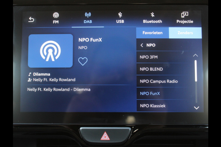Toyota Yaris 1.5 Hybrid 115 Comfort CLIMATE | CAMERA | ADAPCRUISE | CARPLAY | DAB | LED