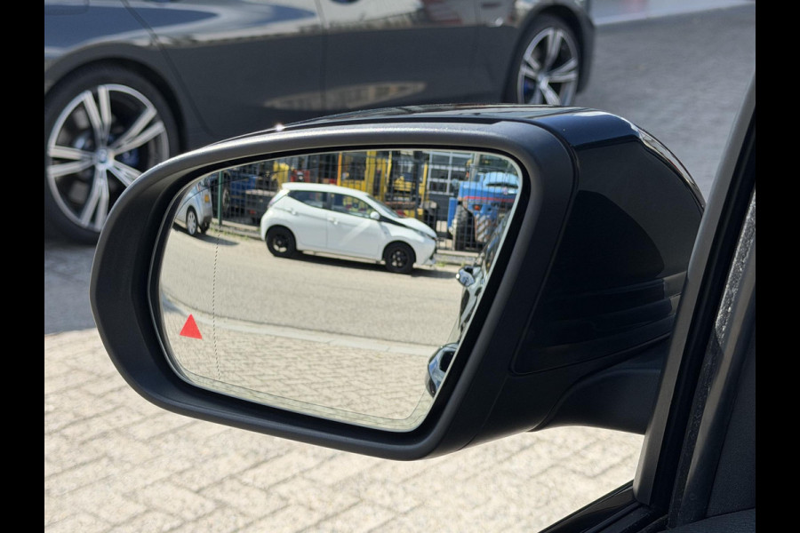Mercedes-Benz B-Klasse 250 e AMG Line 18''/Dodehoek/Camera/Navigatie/Sfeerverlichting/PDC/Stoelverwarming