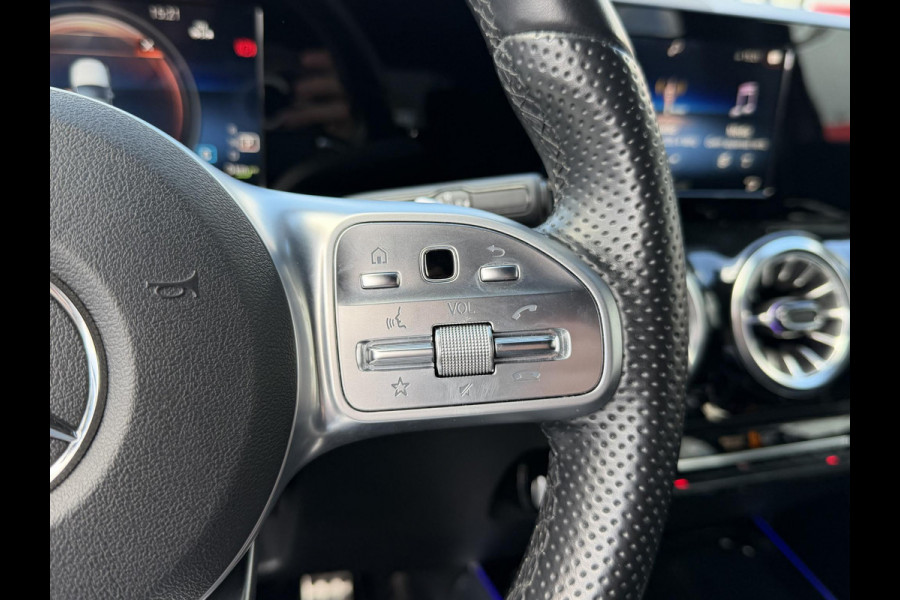 Mercedes-Benz B-Klasse 250 e AMG Line 18''/Dodehoek/Camera/Navigatie/Sfeerverlichting/PDC/Stoelverwarming