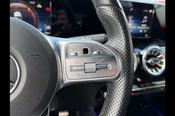 Mercedes-Benz B-Klasse 250 e AMG Line 18''/Dodehoek/Camera/Navigatie/Sfeerverlichting/PDC/Stoelverwarming