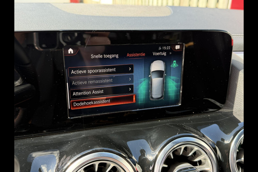 Mercedes-Benz B-Klasse 250 e AMG Line 18''/Dodehoek/Camera/Navigatie/Sfeerverlichting/PDC/Stoelverwarming