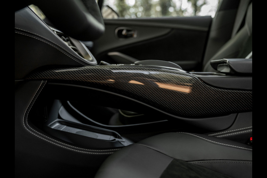 Aston Martin DBX 707 4.0 V8 | Veel carbon! | Alcantara interieur | NL-auto | Premium audio