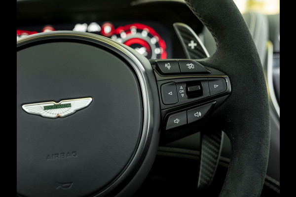 Aston Martin DBX 707 4.0 V8 | Veel carbon! | Alcantara interieur | NL-auto | Premium audio