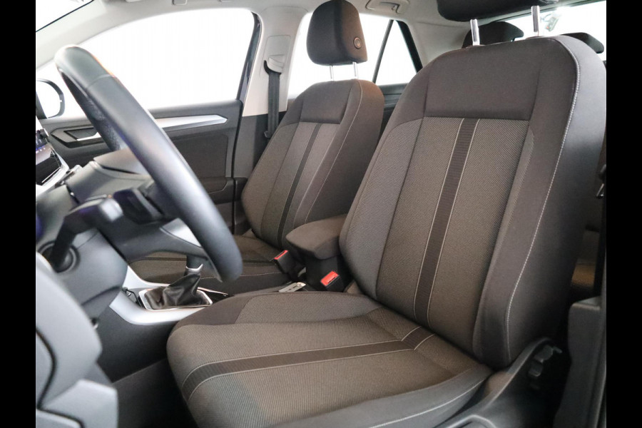 Volkswagen T-Roc 1.5 TSI Life Edition | Private lease vanaf €590 |150 pk Automaat (DSG) | Verlengde garantie | Navigatie via App | Parkeersensoren (Park assist) | Achteruitrijcamera | Full LED koplampen | Keyless |