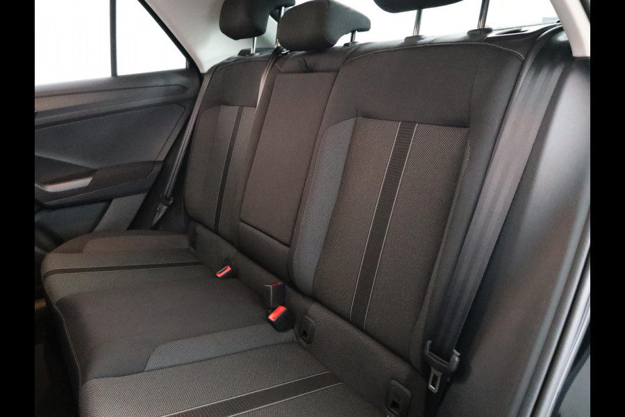 Volkswagen T-Roc 1.5 TSI Life Edition | Private lease vanaf €590 |150 pk Automaat (DSG) | Verlengde garantie | Navigatie via App | Parkeersensoren (Park assist) | Achteruitrijcamera | Full LED koplampen | Keyless |