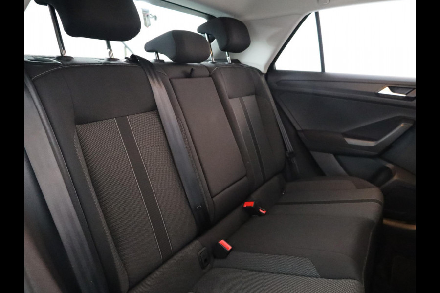 Volkswagen T-Roc 1.5 TSI Life Edition | Private lease vanaf €590 |150 pk Automaat (DSG) | Verlengde garantie | Navigatie via App | Parkeersensoren (Park assist) | Achteruitrijcamera | Full LED koplampen | Keyless |