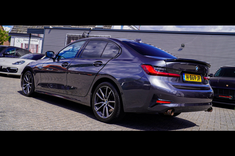 BMW 3-serie 320i High Executive Edition | LED | Luxe Leder | Stoelverwarming | PDC | Cruise control |