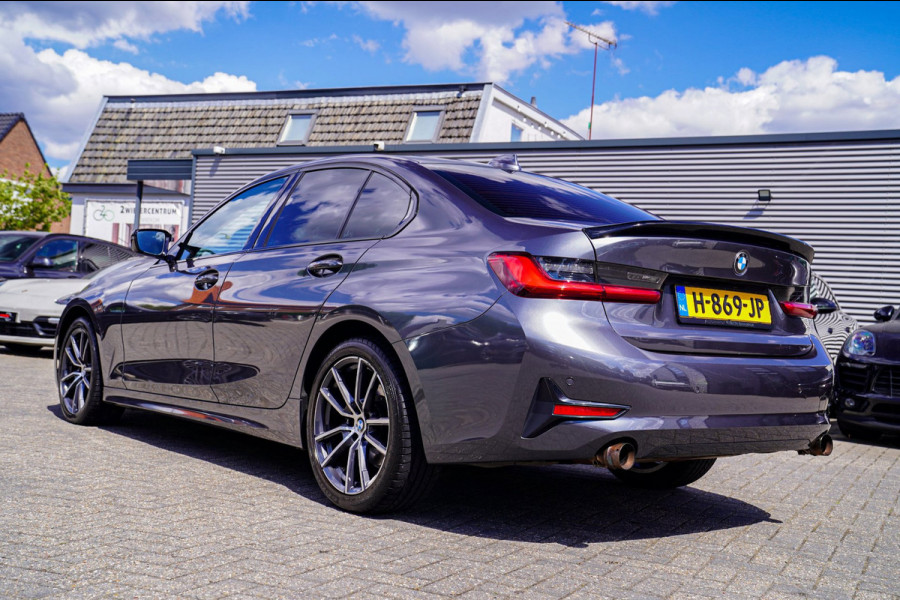 BMW 3-serie 320i High Executive Edition | LED | Luxe Leder | Stoelverwarming | PDC | Cruise control |