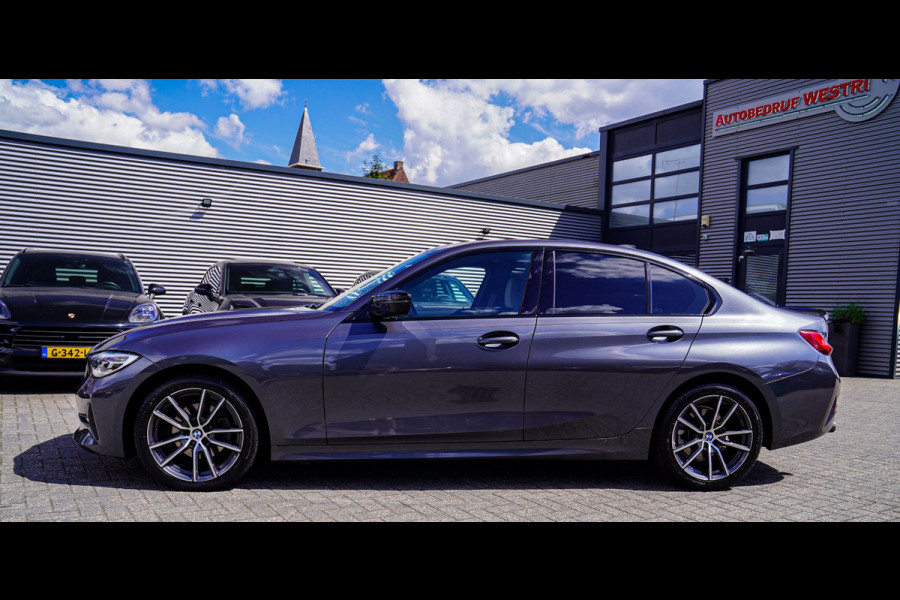 BMW 3-serie 320i High Executive Edition | LED | Luxe Leder | Stoelverwarming | PDC | Cruise control |