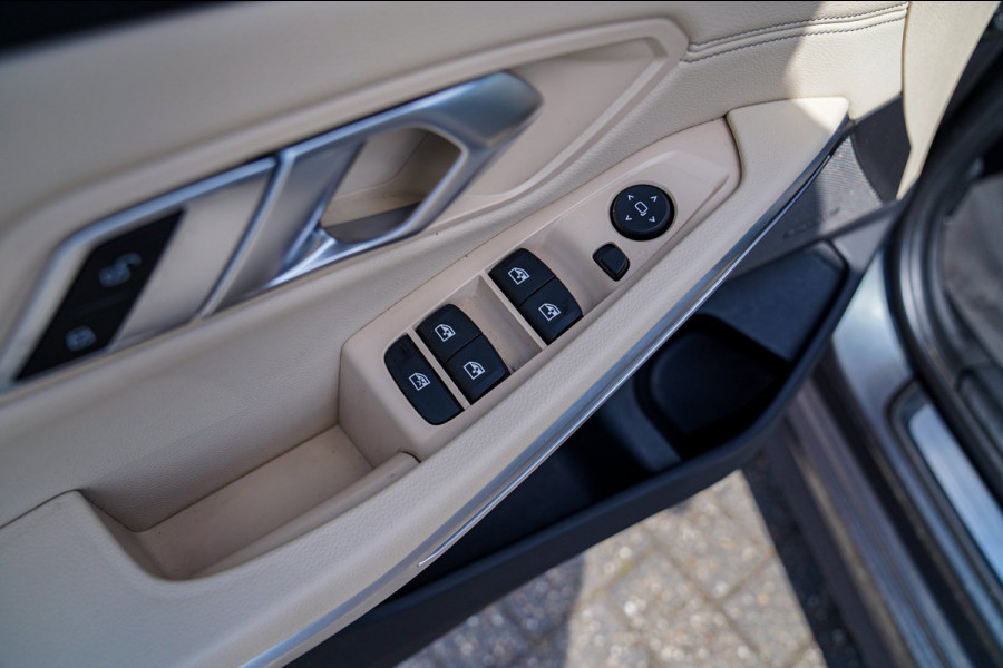 BMW 3-serie 320i High Executive Edition | LED | Luxe Leder | Stoelverwarming | PDC | Cruise control |